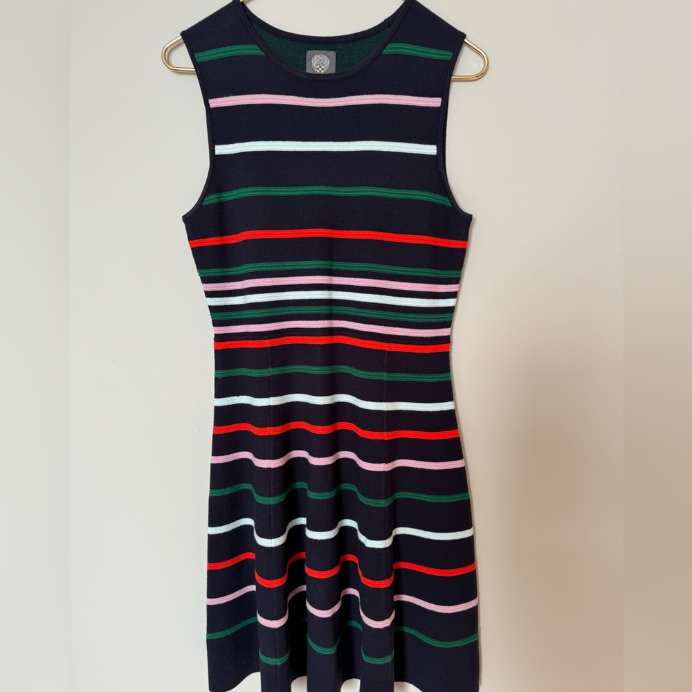 Vince Camuto Sleeveless Sweater Knit Dress. Super Cute and Flattering! EUC